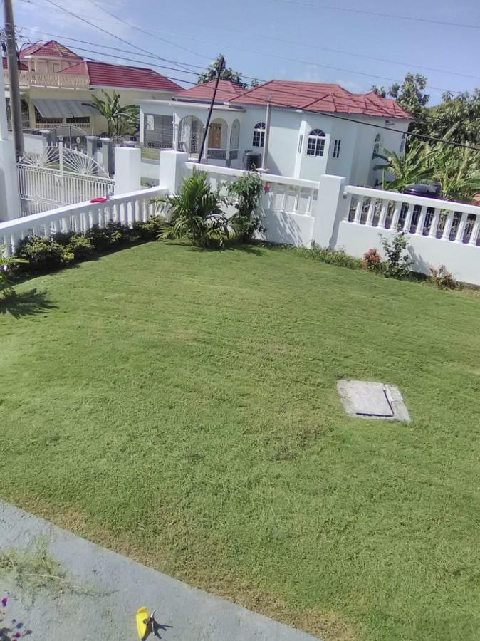 The Retreat Hotel Lyssons Luaran gambar