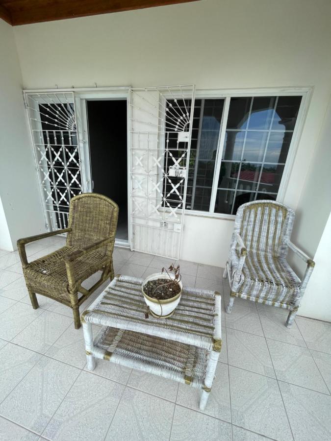 The Retreat Hotel Lyssons Luaran gambar
