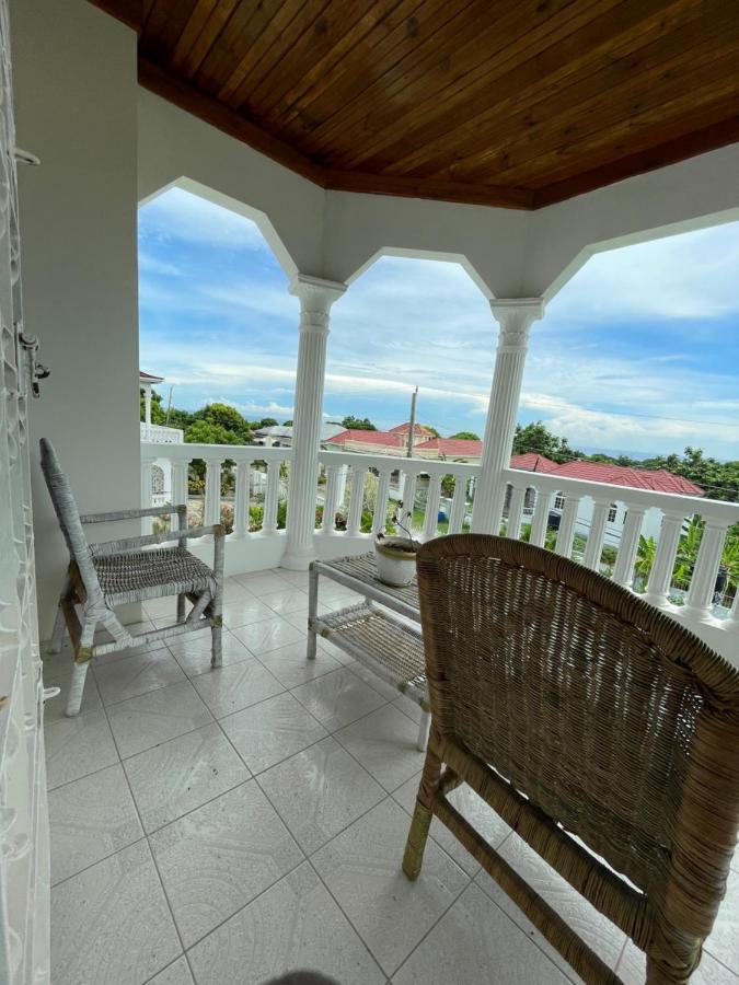 The Retreat Hotel Lyssons Luaran gambar