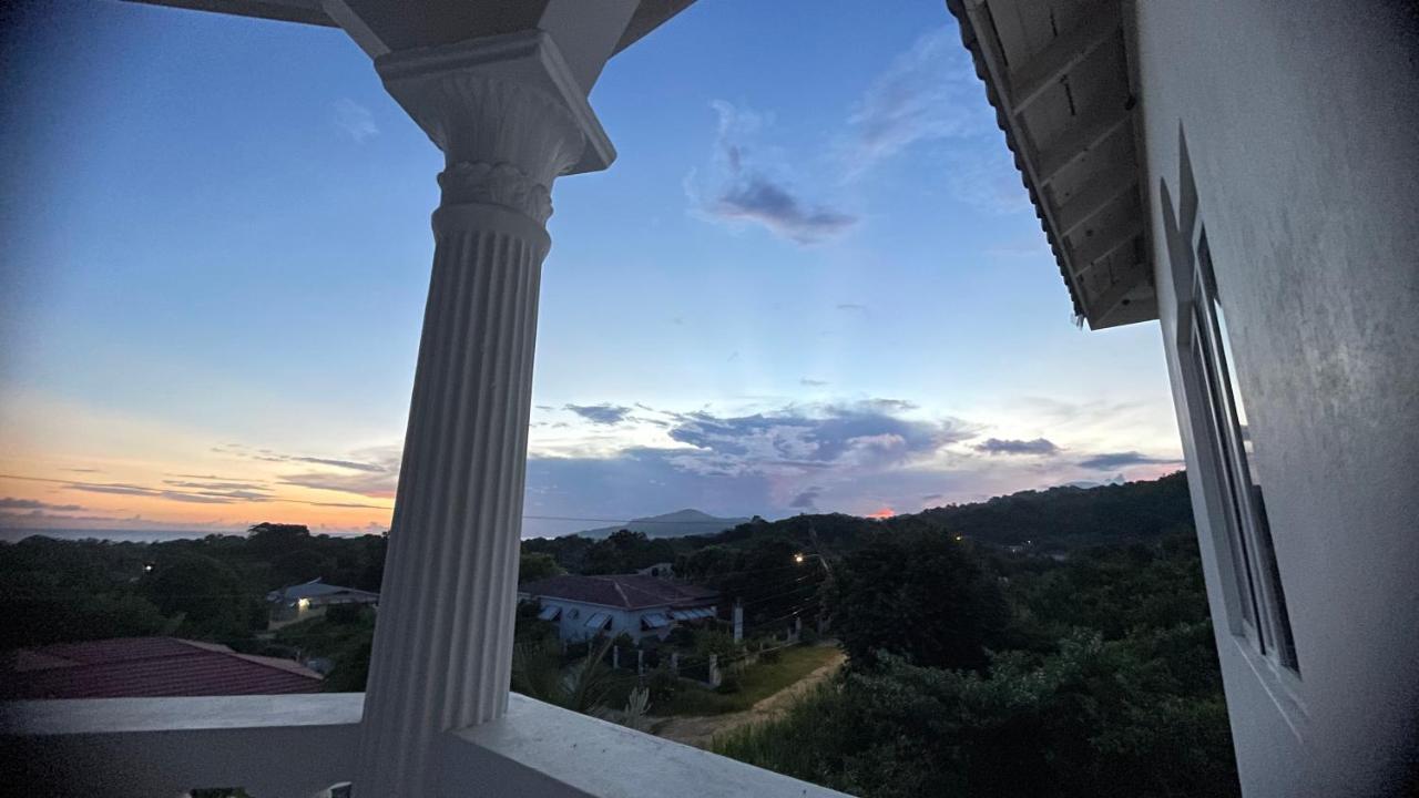 The Retreat Hotel Lyssons Luaran gambar