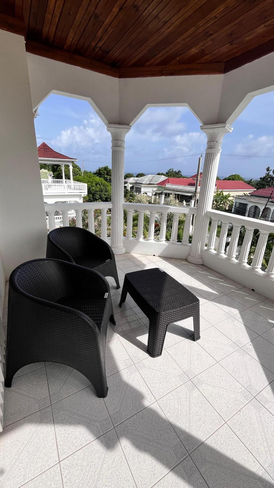 The Retreat Hotel Lyssons Luaran gambar